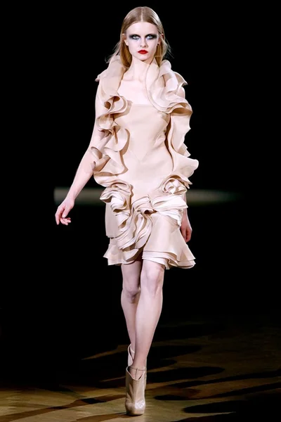 Look 7